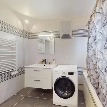Le Diamant Sleeps Apartman Gagny